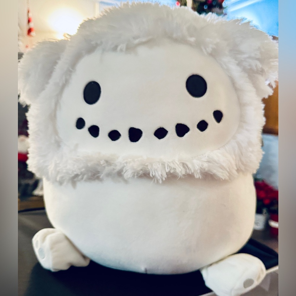 Benny the Bigfoot Snowman 16 inch Select Series Squishmallow, BNWT +Original Box